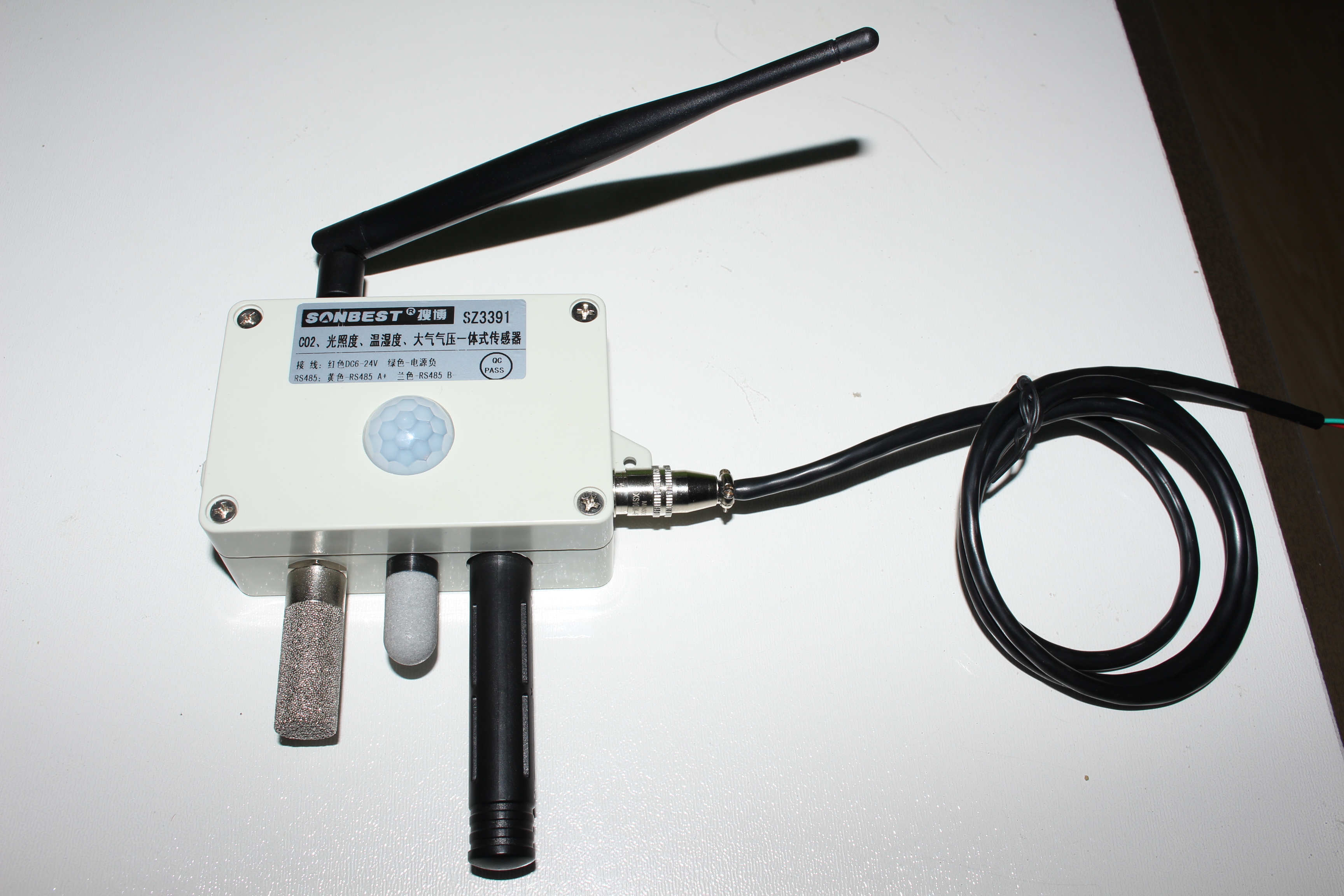 ZIGBEE无线变送器二氧化碳、光照度、温度、湿度、大气气压一体传感器